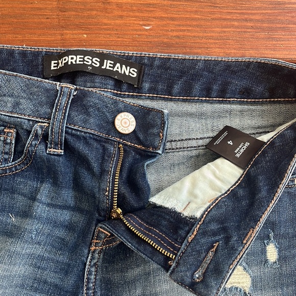 Express Low Rise Shorts - Picture 2 of 3